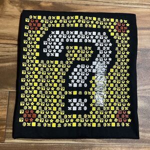 Super Mario 2022 Graphic T-Shirt Men's Size XL Question Mark Nintendo Brand New